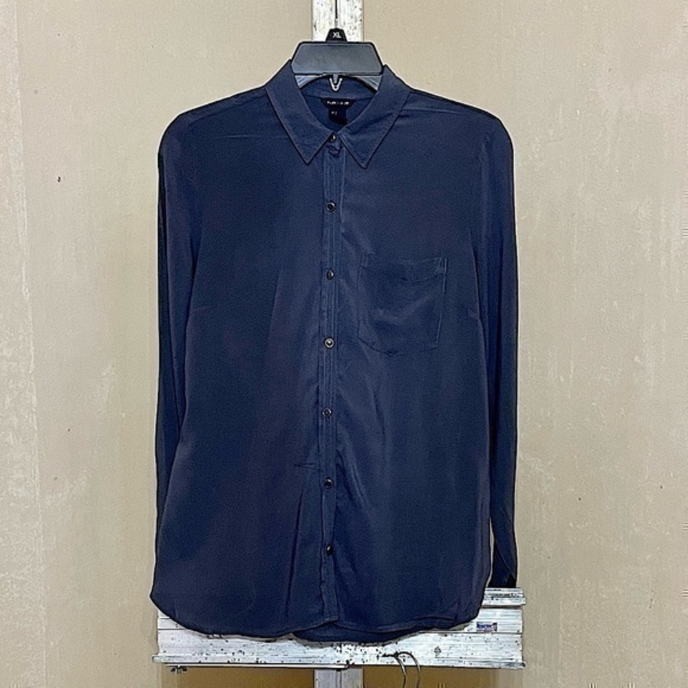 FOREVER 21 GRAY LONG SLEEVE RAYON BUTTON DOWN SZ SMALL